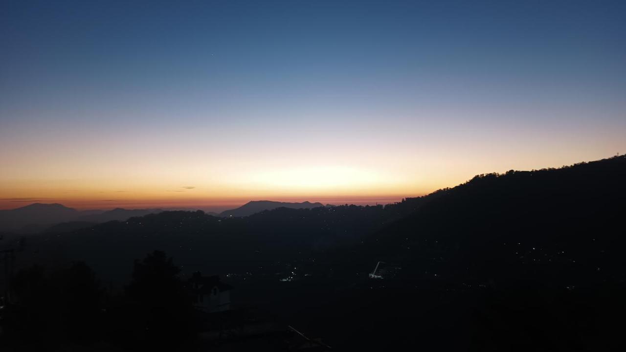Thakur Homes- Couple And Family Friendly Homestay 심라 외부 사진