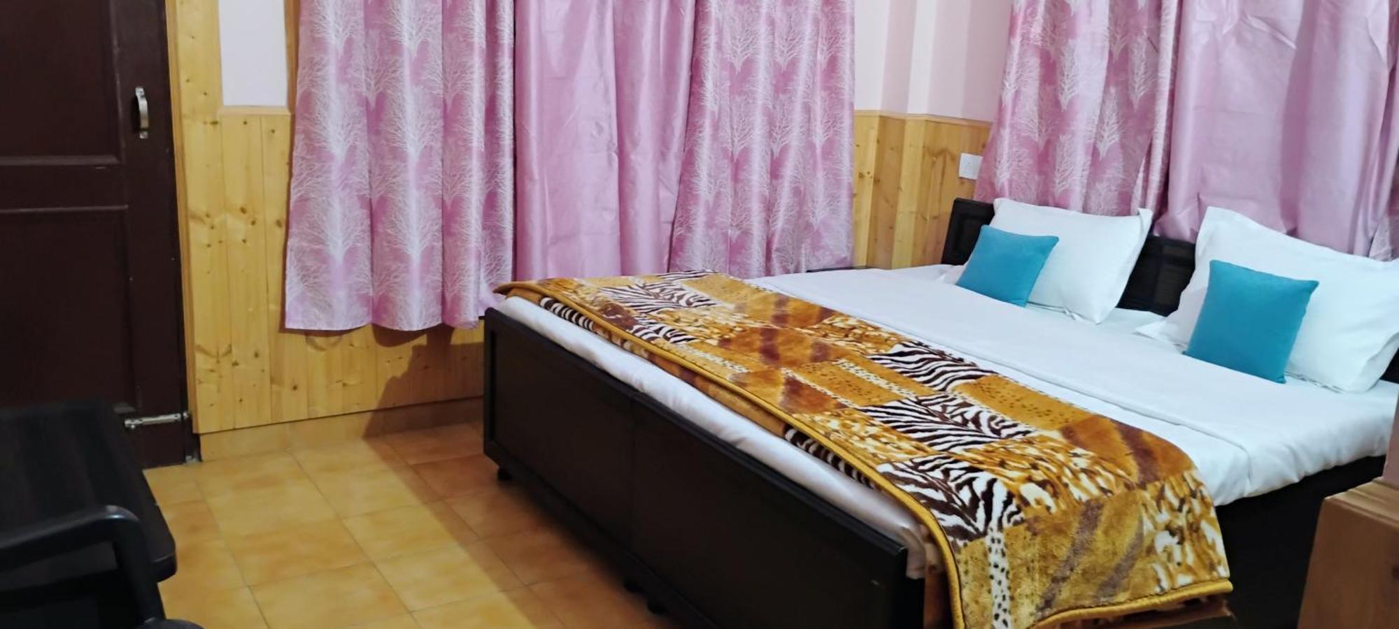 Thakur Homes- Couple And Family Friendly Homestay 심라 외부 사진
